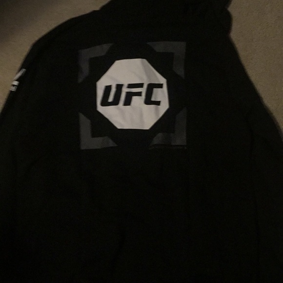 UFC Reebok sweatshirt - Picture 3 of 3